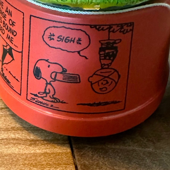 Peanuts Snowglobe - Picture 7 of 8